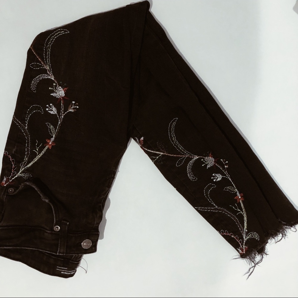 Embroidered black jeans